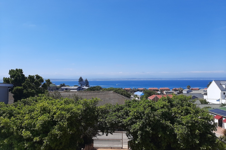 To Let 3 Bedroom Property for Rent in Mossel Bay Central Western Cape